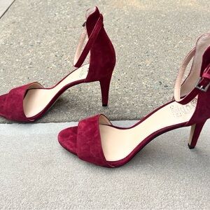 Vince Camuto women heeled open toes size 10